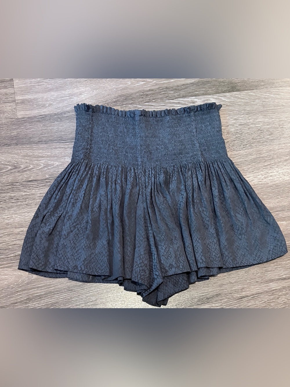 Koch Women's Smocked Waist Ruffle Erica Skort Python Black an Gray Size XS
